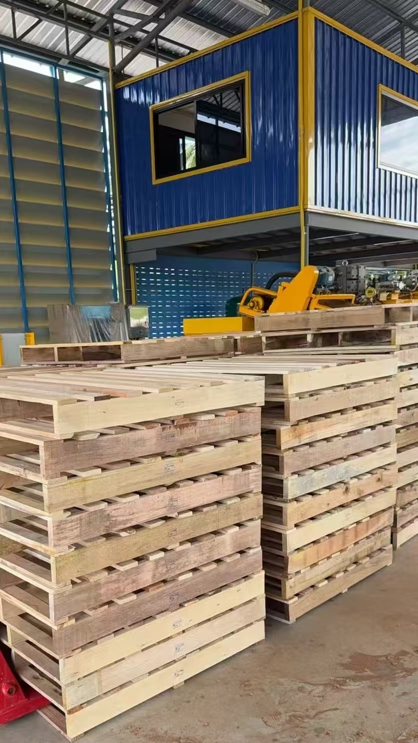 Wooden export pallets in the CocoX production area